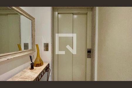 Entrada de apartamento à venda com 3 quartos, 149m² em Vila Mariana, São Paulo
