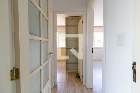 Corredor de apartamento à venda com 2 quartos, 80m² em Menino Deus, Porto Alegre