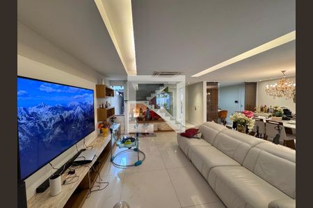 Sala de casa de condomínio à venda com 5 quartos, 371m² em Recreio dos Bandeirantes, Rio de Janeiro