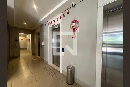 Hall de entrada de apartamento para alugar com 2 quartos, 82m² em Bethaville I, Barueri