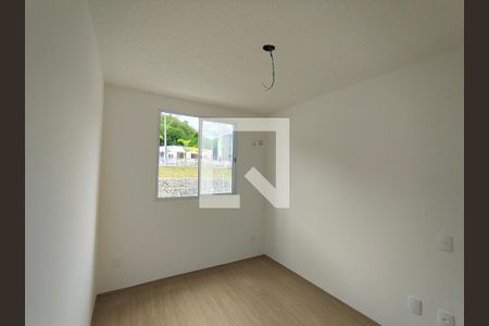 Quarto 1 de apartamento para alugar com 2 quartos, 43m² em Curicica, Rio de Janeiro