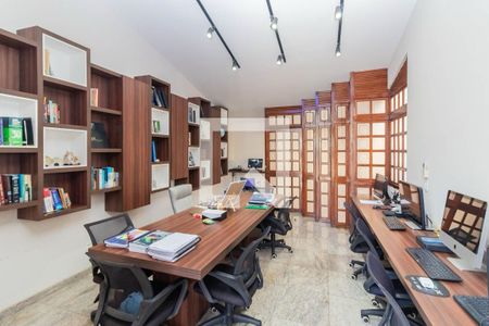 Escritório de casa para alugar com 4 quartos, 398m² em Cidade Nova, Belo Horizonte