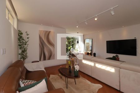 Sala de casa para alugar com 2 quartos, 270m² em Vila Bastos, Santo André
