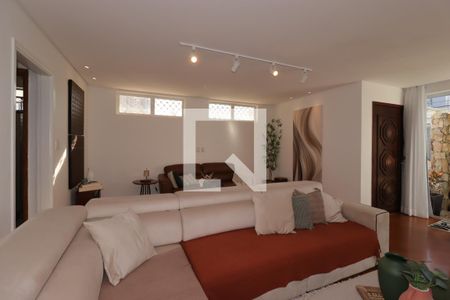 Sala de casa para alugar com 2 quartos, 270m² em Vila Bastos, Santo André