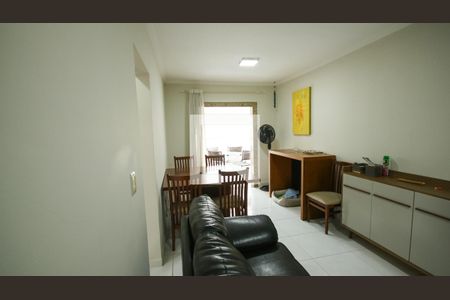 Sala de apartamento para alugar com 2 quartos, 88m² em Tupi, Praia Grande
