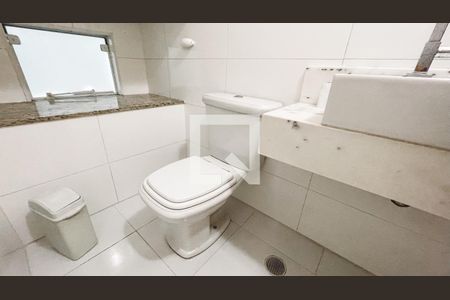 Lavabo de casa para alugar com 3 quartos, 162m² em Jardim Primavera, São Paulo