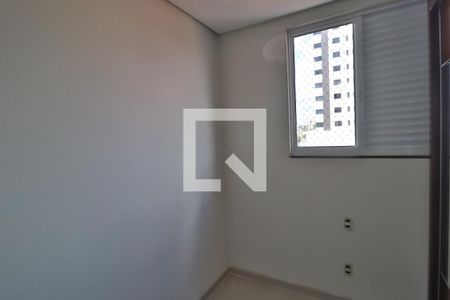 Quarto 1 de apartamento para alugar com 3 quartos, 74m² em Granada, Uberlândia