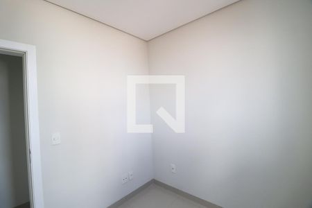Quarto 2 de apartamento para alugar com 3 quartos, 74m² em Granada, Uberlândia
