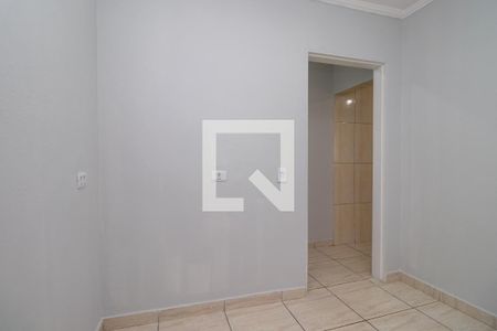 Quarto 1 de casa para alugar com 2 quartos, 55m² em Parque dos Bancarios, São Paulo