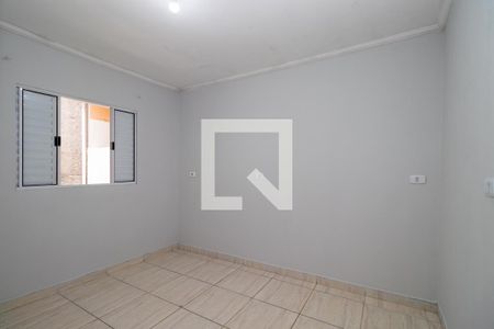 Quarto 2 de casa para alugar com 2 quartos, 55m² em Parque dos Bancarios, São Paulo