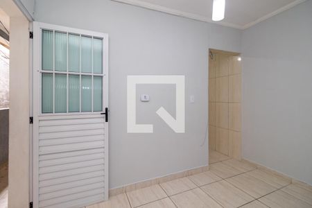 Sala de casa para alugar com 2 quartos, 55m² em Parque dos Bancarios, São Paulo