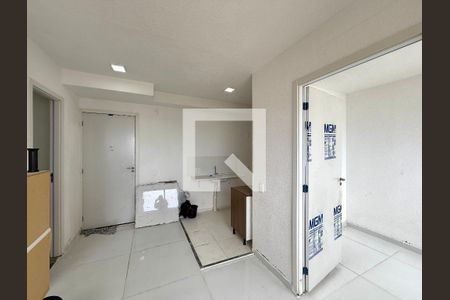 Sala de apartamento para alugar com 2 quartos, 33m² em Veleiros, São Paulo