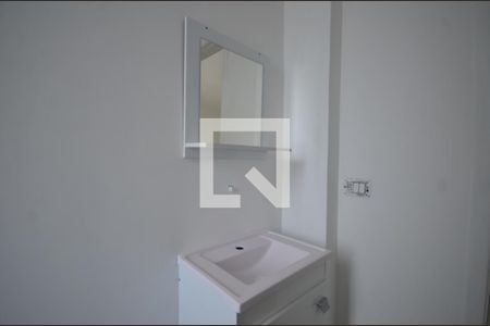 Banheiro de apartamento para alugar com 2 quartos, 100m² em Vila Valqueire, Rio de Janeiro