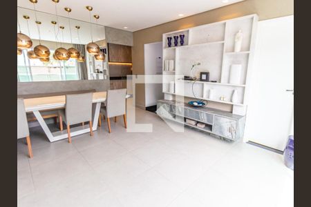 Sala de casa de condomínio para alugar com 2 quartos, 100m² em Vila Canero, São Paulo