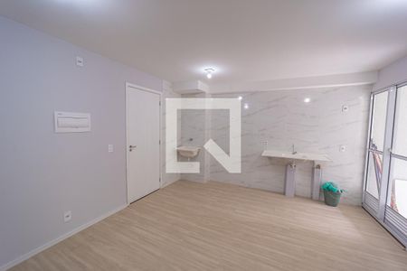 Sala/Cozinha e Área de Serviço de apartamento à venda com 2 quartos, 39m² em Cangaiba, São Paulo