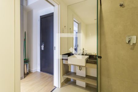 Banheiro Social de kitnet/studio para alugar com 1 quarto, 22m² em Indianópolis, São Paulo