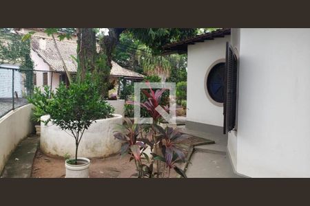 Casa à venda com 4 quartos, 200m² em Matapaca, Niterói