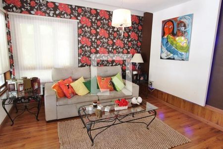 Casa à venda com 4 quartos, 300m² em Pendotiba, Niterói