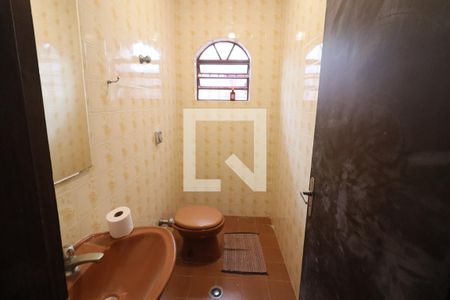 Lavabo de casa para alugar com 4 quartos, 320m² em Vila Yara, Osasco
