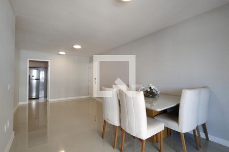 Sala de apartamento para alugar com 3 quartos, 110m² em Barra da Tijuca, Rio de Janeiro