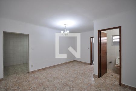 Sala de casa para alugar com 2 quartos, 120m² em Parque Vitoria, São Paulo