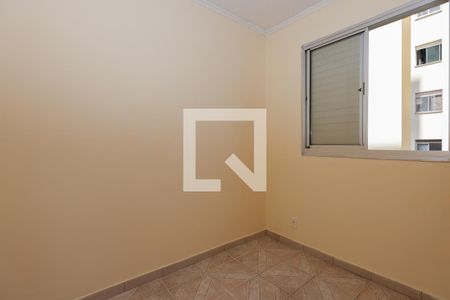 Quarto 2 de apartamento à venda com 3 quartos, 51m² em Conjunto Promorar Raposo Tavares, São Paulo