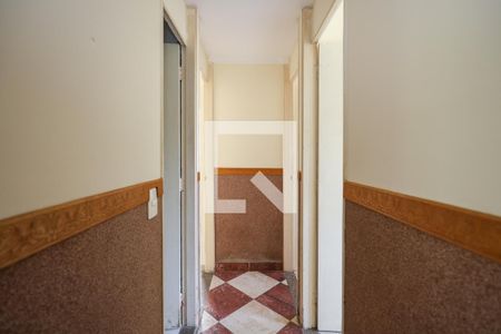 Corredor de apartamento à venda com 3 quartos, 51m² em Conjunto Promorar Raposo Tavares, São Paulo