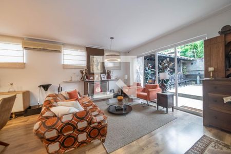 Casa à venda com 4 quartos, 430m² em Granja Julieta, São Paulo