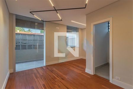 Casa à venda com 4 quartos, 610m² em Jardim Cordeiro, São Paulo