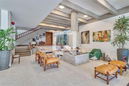 Casa à venda com 4 quartos, 770m² em Santo Amaro, São Paulo