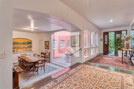 Casa à venda com 5 quartos, 800m² em Campo Belo, São Paulo