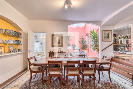 Casa à venda com 5 quartos, 800m² em Campo Belo, São Paulo