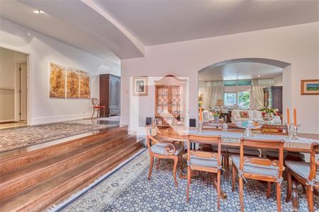 Casa à venda com 5 quartos, 800m² em Campo Belo, São Paulo