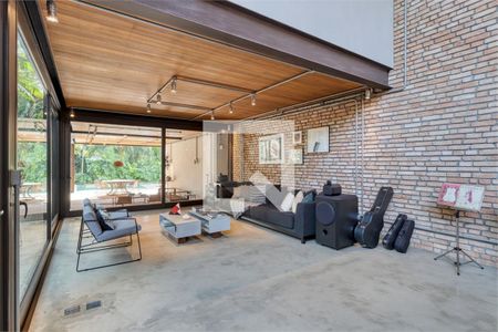 Casa à venda com 5 quartos, 600m² em Santo Amaro, São Paulo