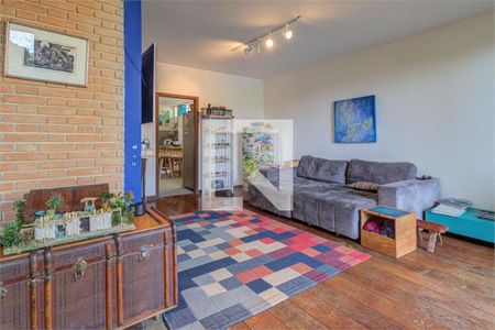 Casa à venda com 4 quartos, 337m² em Santo Amaro, São Paulo