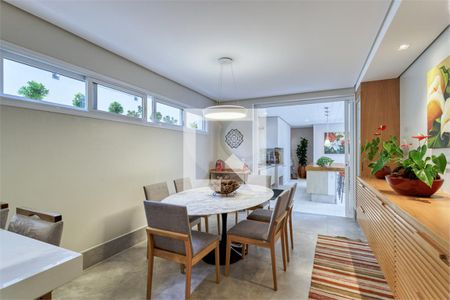 Casa à venda com 4 quartos, 407m² em Santo Amaro, São Paulo