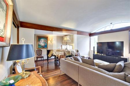 Casa à venda com 5 quartos, 509m² em Jardim Leonor, São Paulo