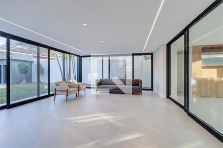 Casa à venda com 3 quartos, 423m² em Granja Julieta, São Paulo