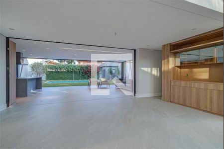 Casa à venda com 3 quartos, 423m² em Granja Julieta, São Paulo