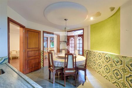 Casa à venda com 5 quartos, 742m² em Jardim dos Estados, São Paulo