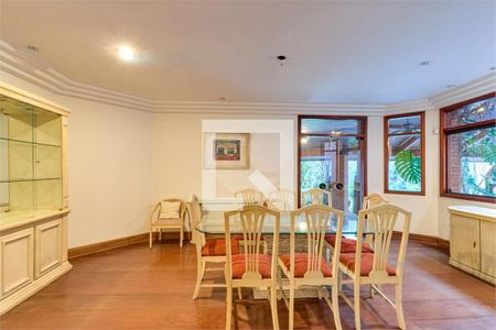 Casa à venda com 5 quartos, 742m² em Jardim dos Estados, São Paulo