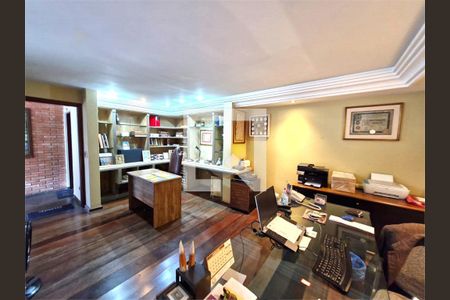 Casa à venda com 3 quartos, 579m² em Granja Julieta, São Paulo