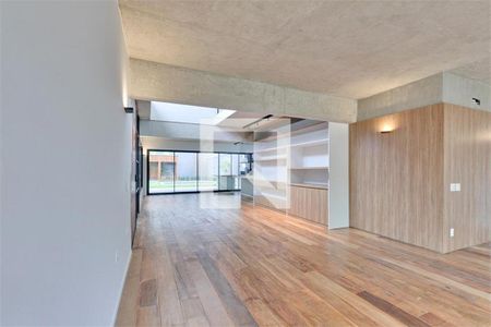 Casa de Condomínio à venda com 4 quartos, 600m² em Santo Amaro, São Paulo