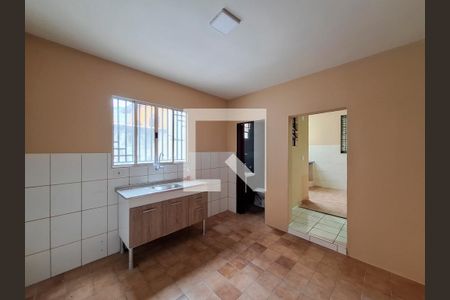 Cozinha de casa para alugar com 1 quarto, 50m² em Vila Renato (zona Norte), São Paulo