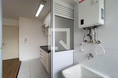 Cozinha e área de serviço de kitnet/studio à venda com 1 quarto, 28m² em Cambuci, São Paulo