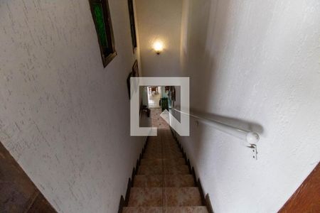 Escada  de casa para alugar com 3 quartos, 244m² em Sapê, Niterói