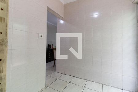 Lavanderia de casa à venda com 4 quartos, 109m² em Vila Liviero, São Paulo