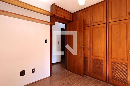 Quarto 1 de apartamento para alugar com 2 quartos, 142m² em Bela Vista, Porto Alegre