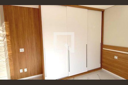 Casa de Condomínio à venda com 5 quartos, 410m² em Swiss Park, Campinas