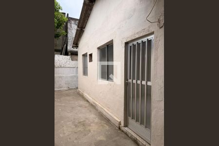 Area externa de casa para alugar com 1 quarto, 43m² em Anchieta, Nilópolis